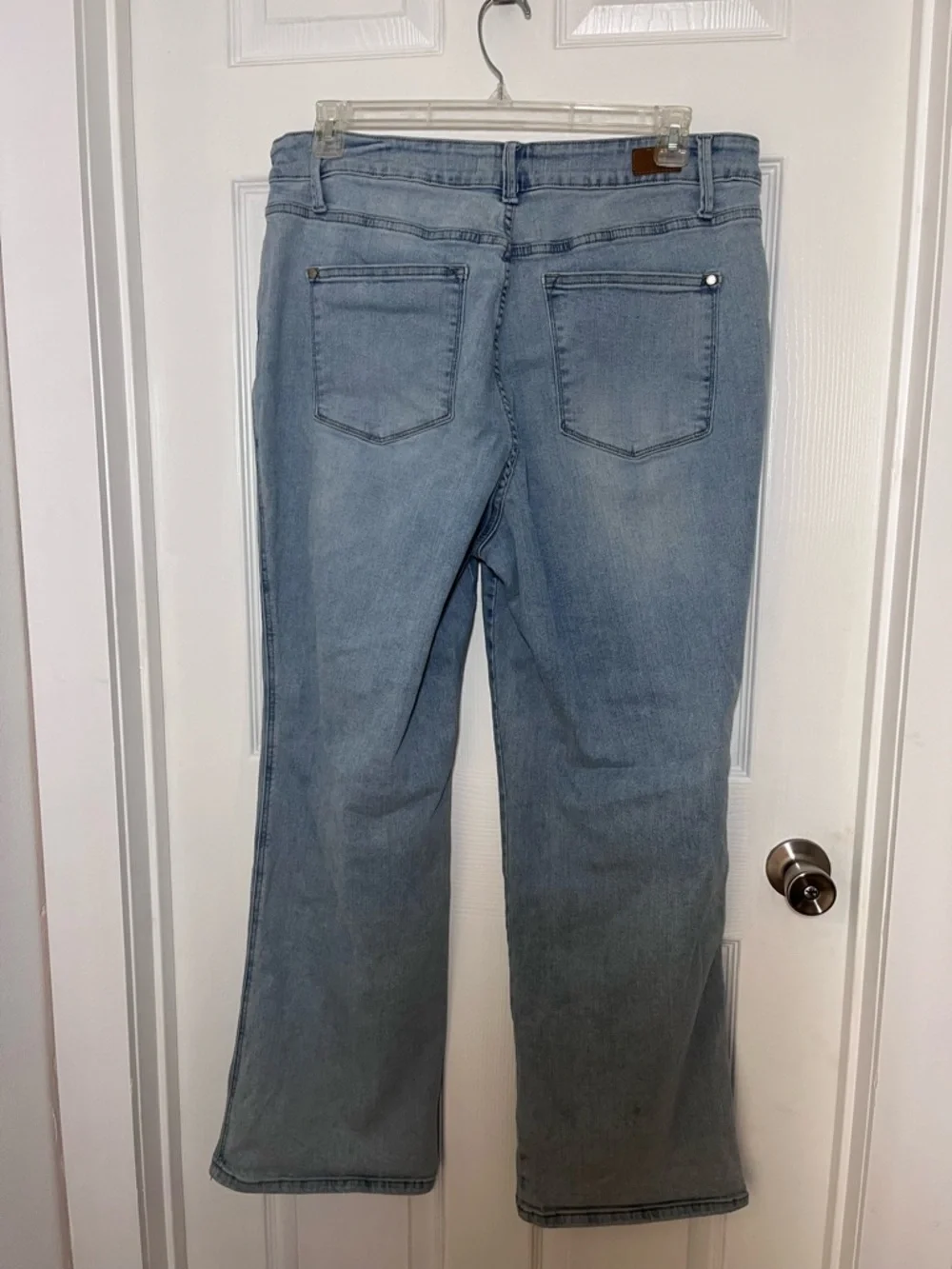 Judy Blue Light Wash Straight Leg  Jeans